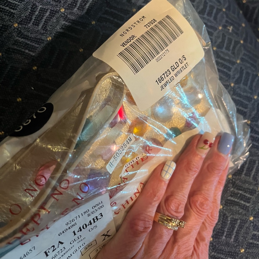 VINTAGE JEWELED GOLD WRISTLET – NEW in Nordstrom Packaging - Picture 7 of 7